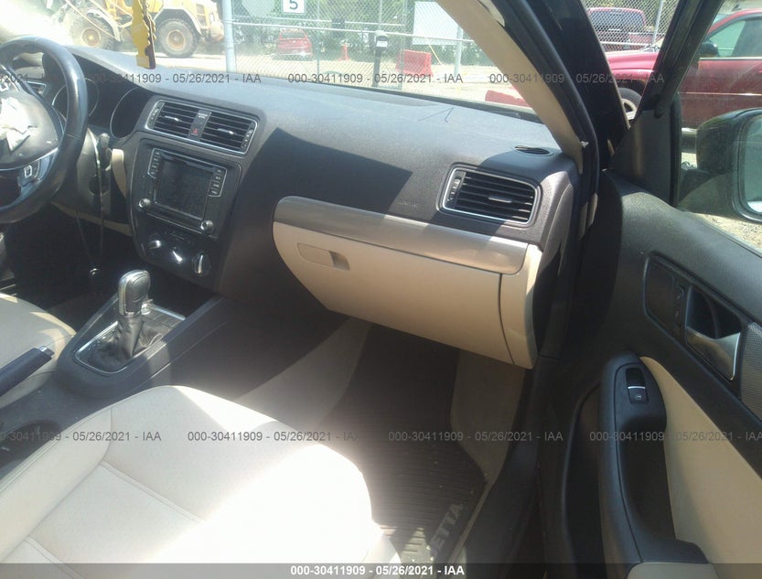 3VWD67AJ1GM242588
