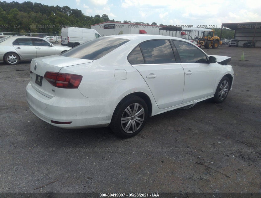 3VW2B7AJ7HM332803