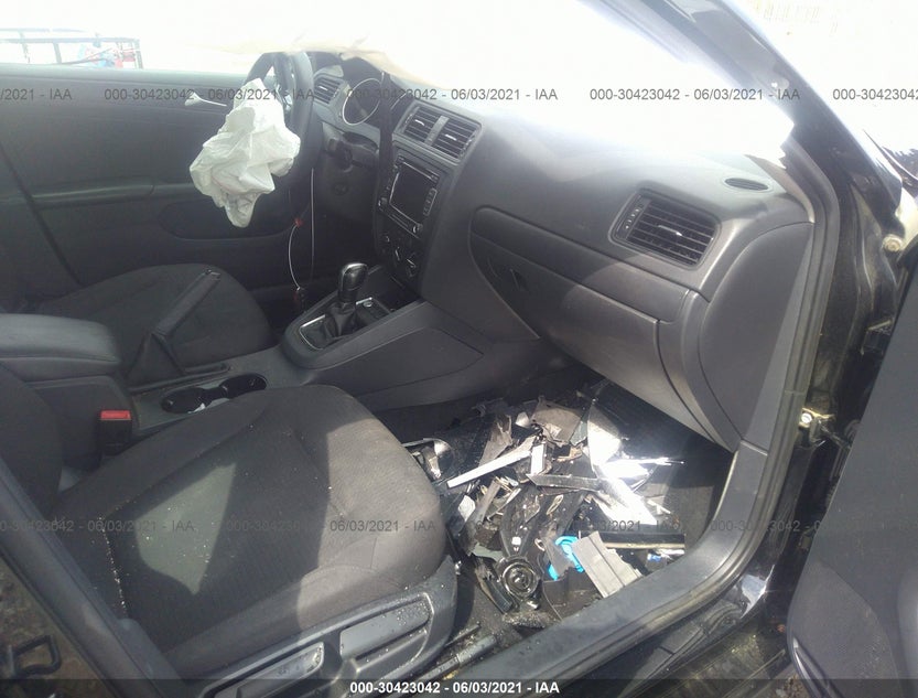 3VW2K7AJ7FM201948