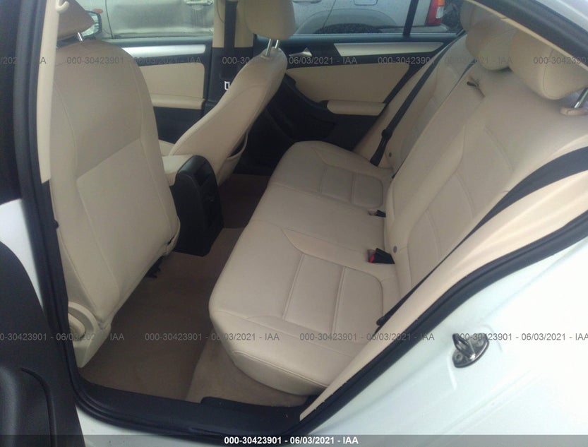 3VWLL7AJ6CM011927