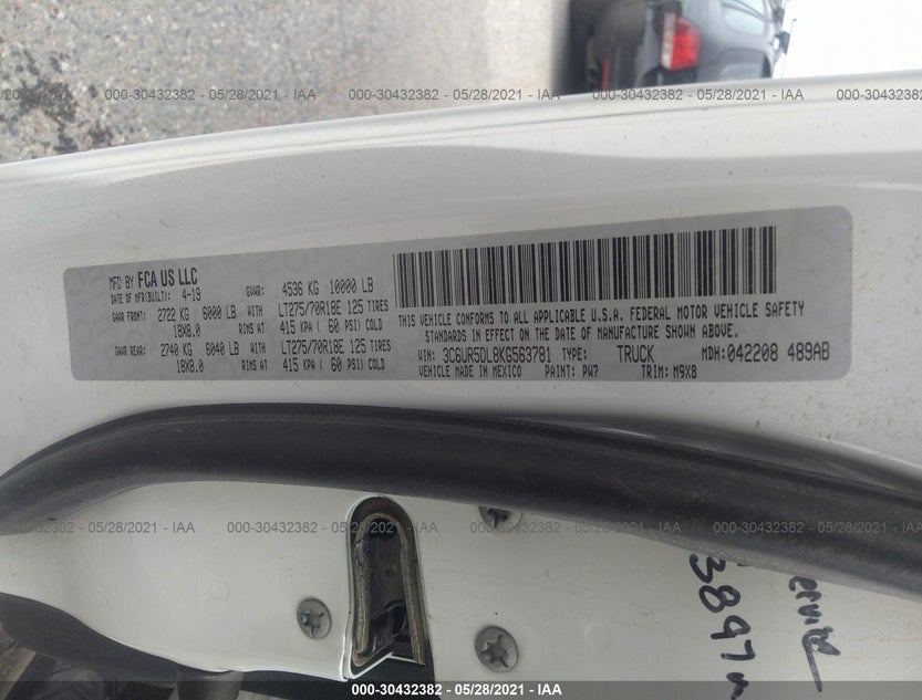 3C6UR5DL8KG563781