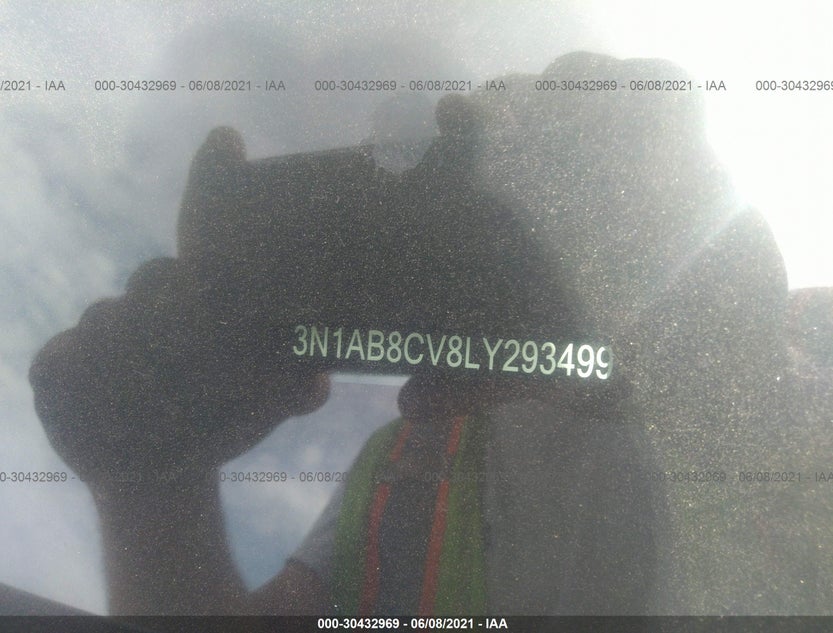 3N1AB8CV8LY293499