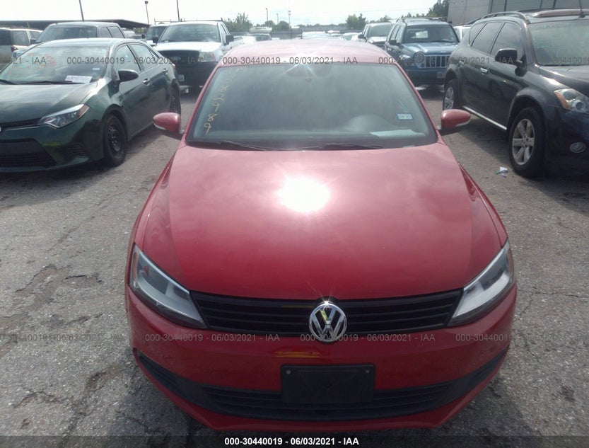 3VWB17AJ2EM382989