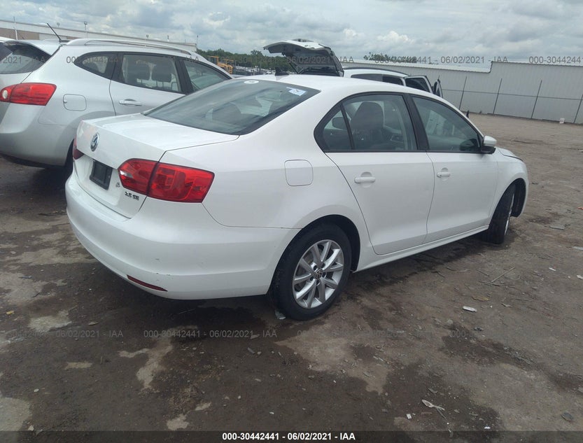 3VWDX7AJ5BM390135