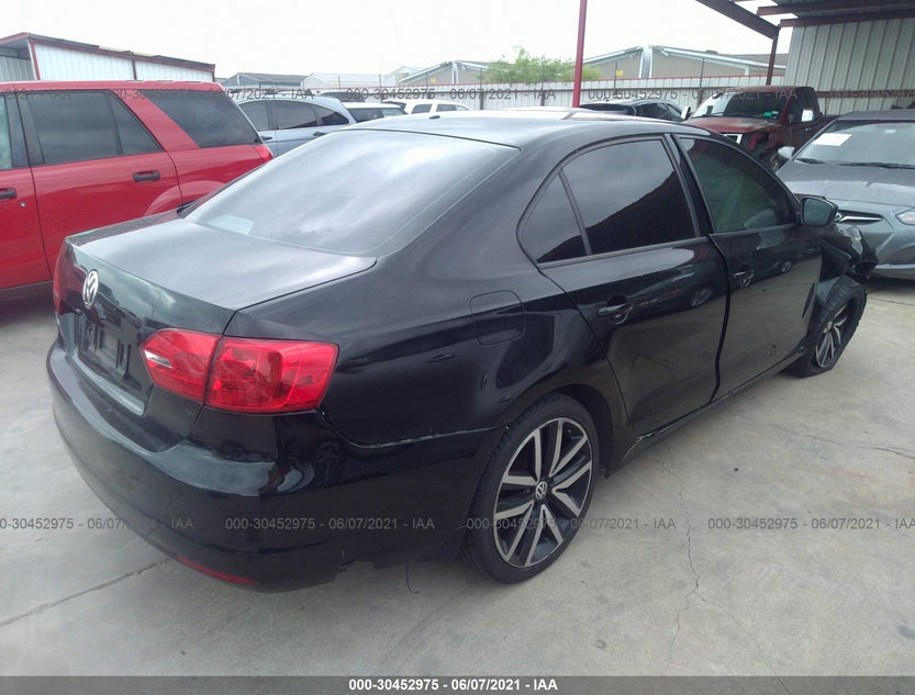 3VW2K7AJ3EM335824