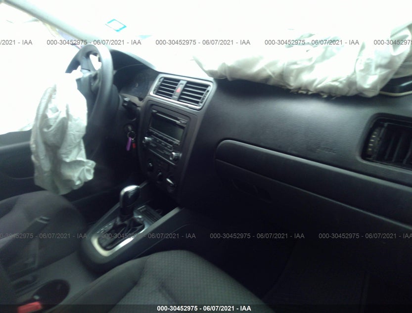 3VW2K7AJ3EM335824