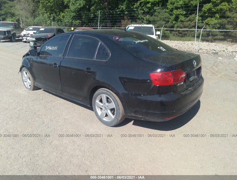 3VWDX7AJ8BM318457