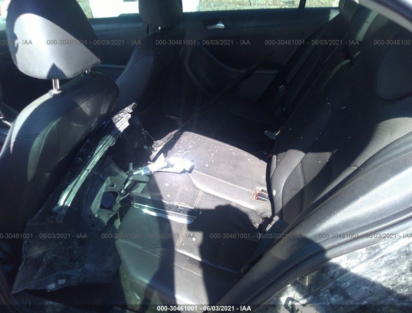 3VWDX7AJ8BM318457