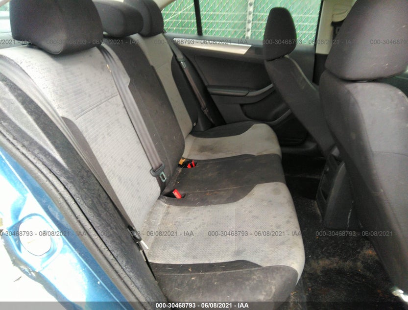 3VW2B7AJ2HM212990