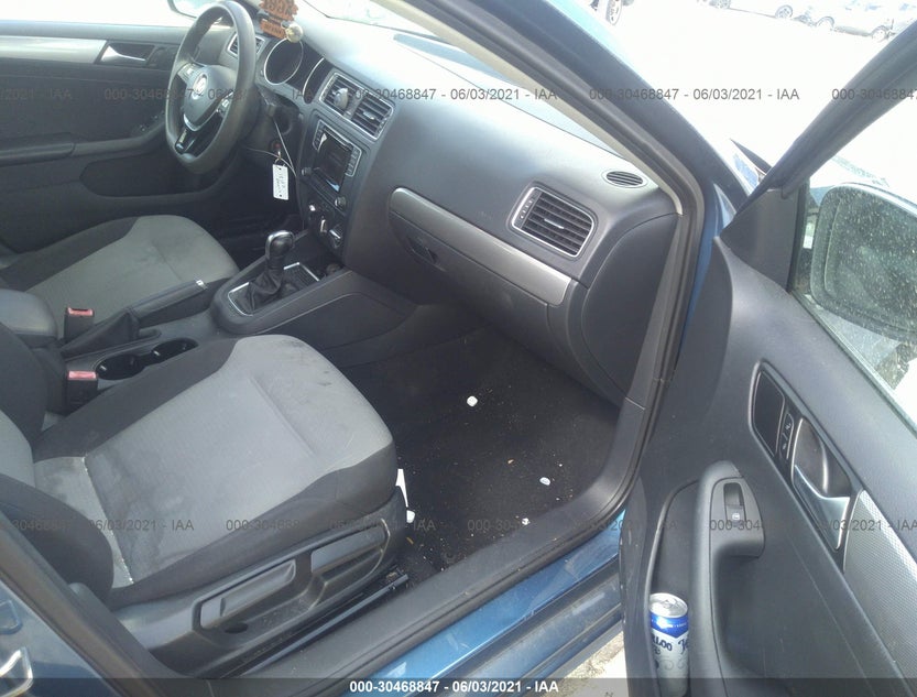 3VW2B7AJ7HM268407