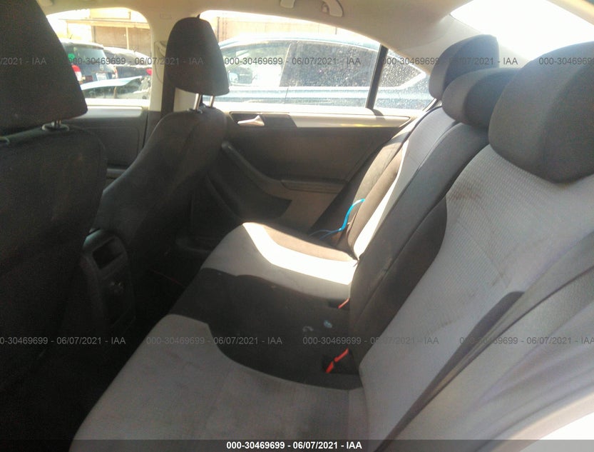3VW2B7AJ7HM343025