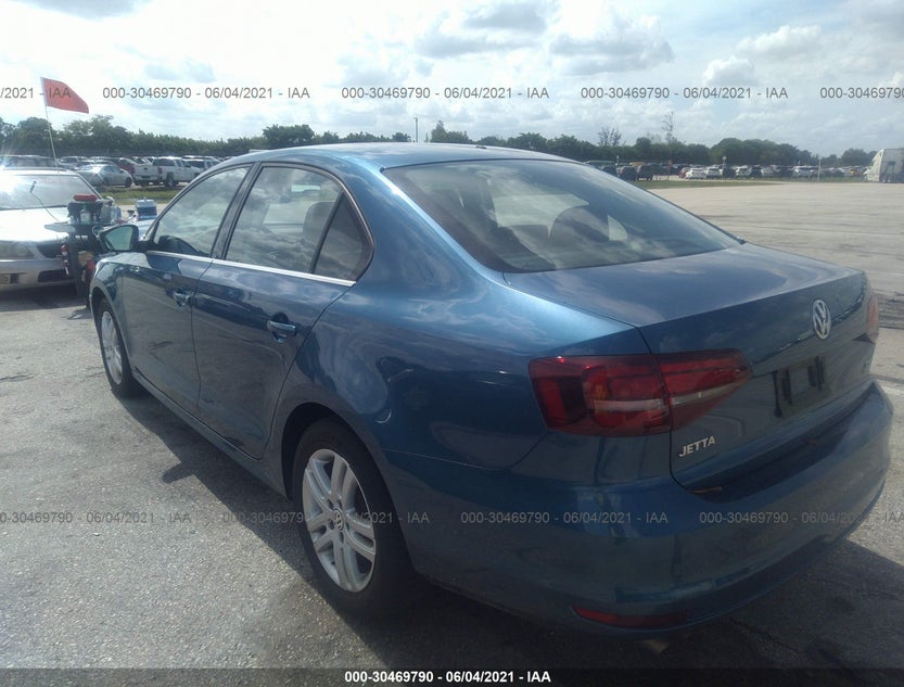 3VW2B7AJ7HM249243
