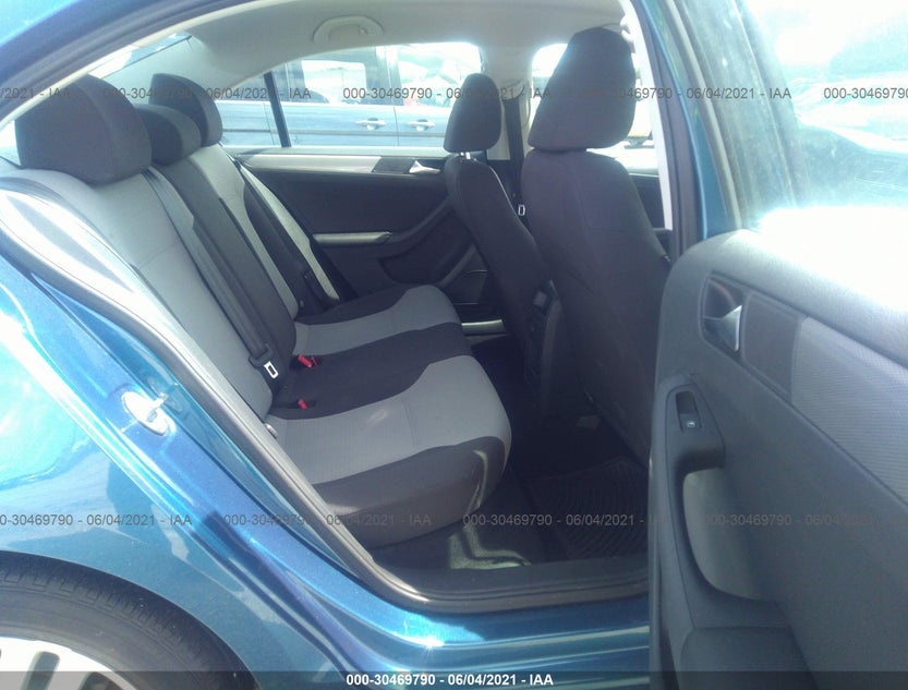 3VW2B7AJ7HM249243