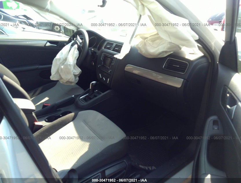 3VW2B7AJ3JM245115