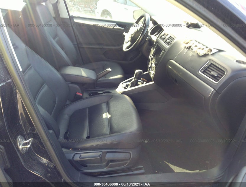 3VWDB7AJ4HM235809