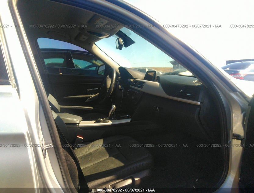 WBA3B1C54EP680016
