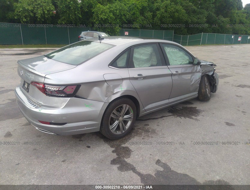 3VWCB7BU8LM064494