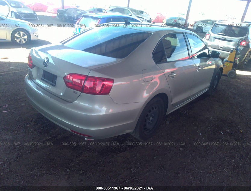 3VWD17AJ5EM247742