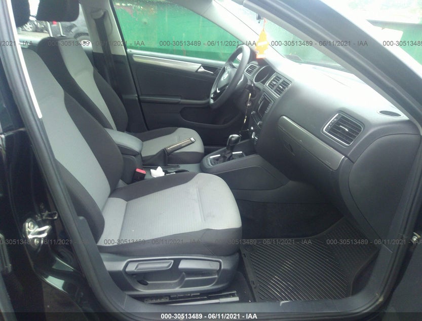 3VW2B7AJ7HM364330