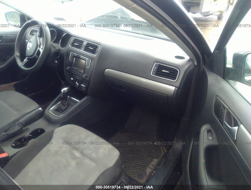 3VW2B7AJ6HM308640