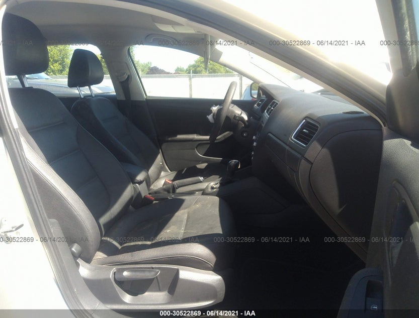 3VWDP7AJ8CM331842