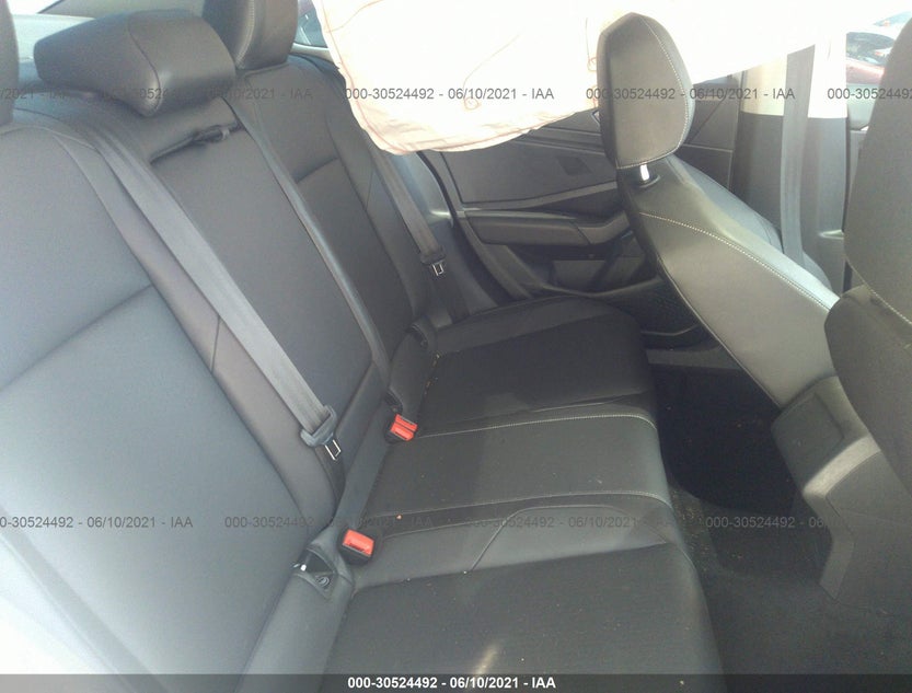 3VWCB7BU9KM141050
