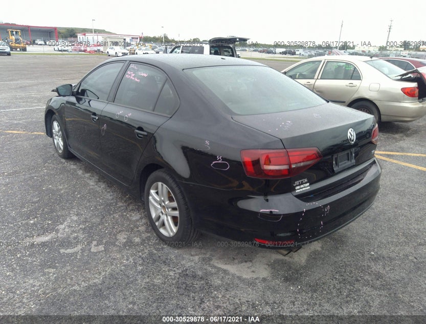 3VW2B7AJ1JM207799