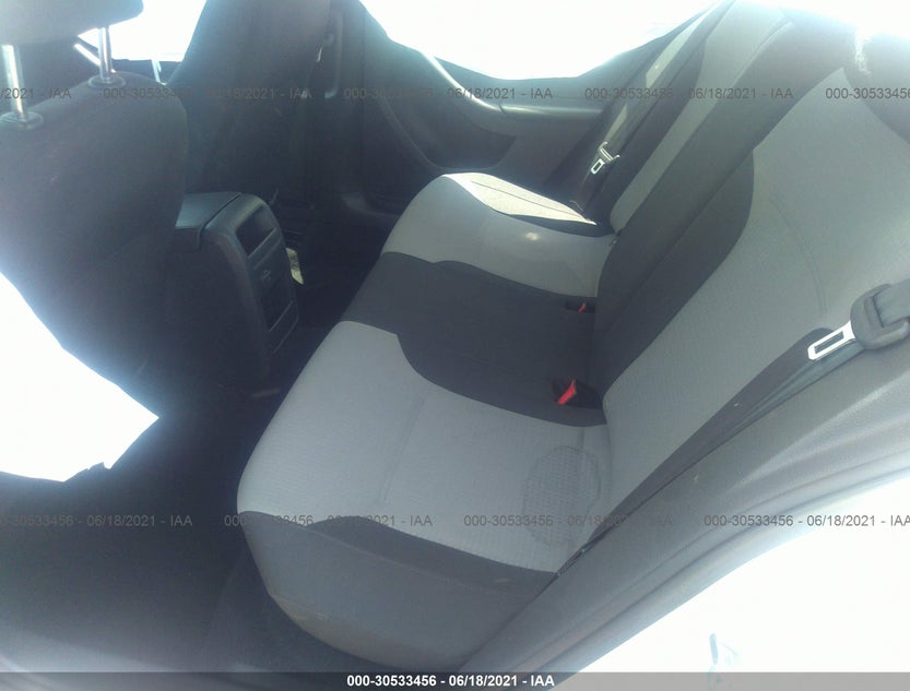 3VW2B7AJ0HM300579
