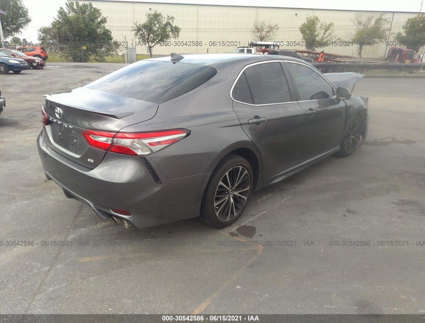4T1B11HKXKU185747