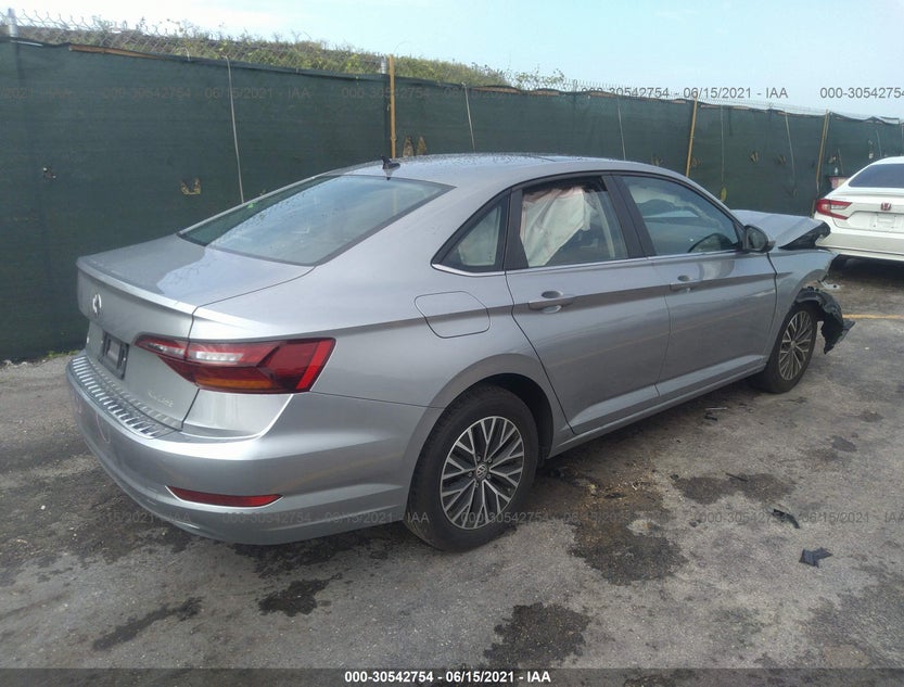 3VWCB7BU5KM213880