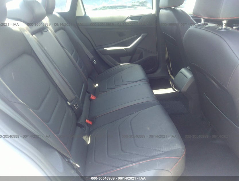3VW5T7BUXMM045582
