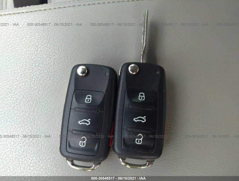 1VWDT7A32HC058158