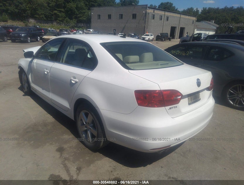 3VW3L7AJ0DM273282