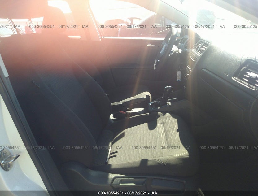 3VW2K7AJ1FM330414