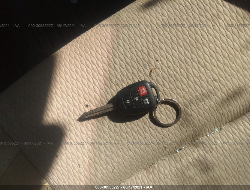 2T1BURHE8HC825240