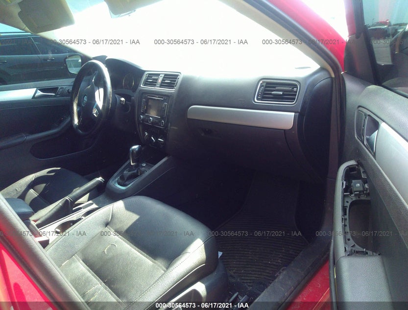 3VWLL7AJ1CM393428