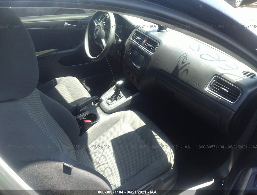 3VW2K7AJ1DM373678