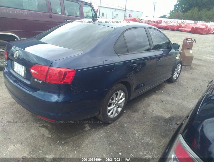 3VWDX7AJ1CM451806