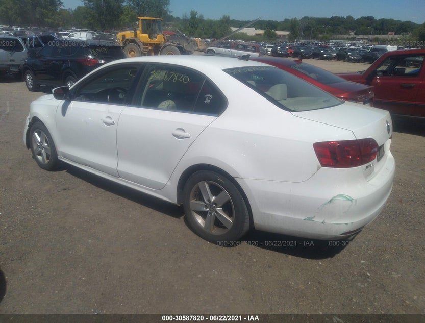 3VW3L7AJ2DM273039