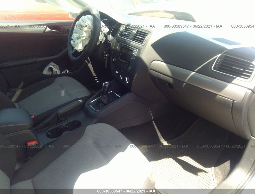 3VW2B7AJ7HM410965
