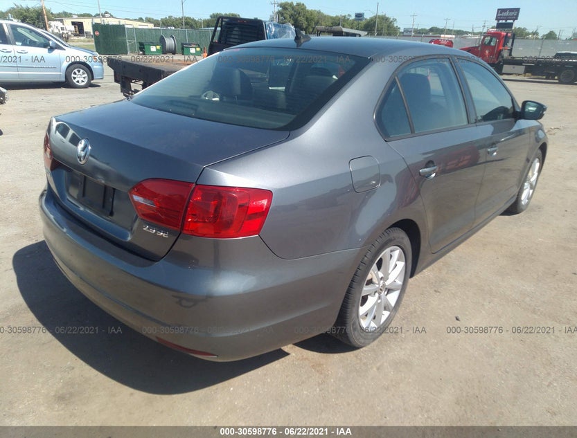 3VWDX7AJ1CM382499
