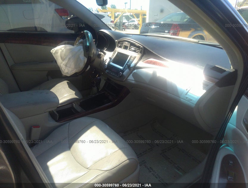 4T1BK3DB4BU428676