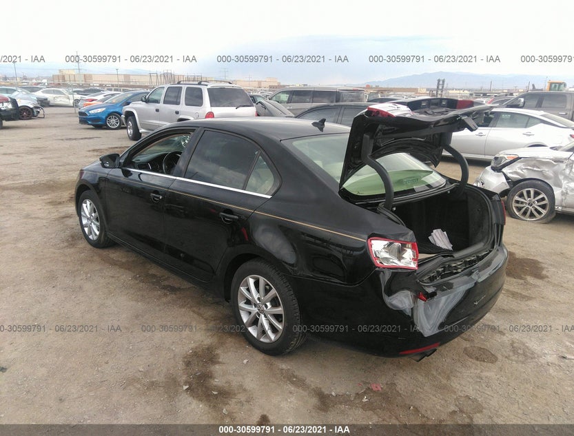 3VWD07AJ9EM305886