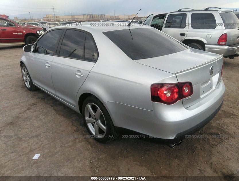 3VWAZ7AJ7AM103180