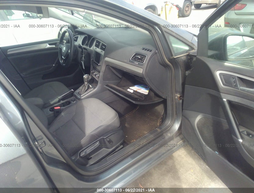 3VW217AU2GM009657