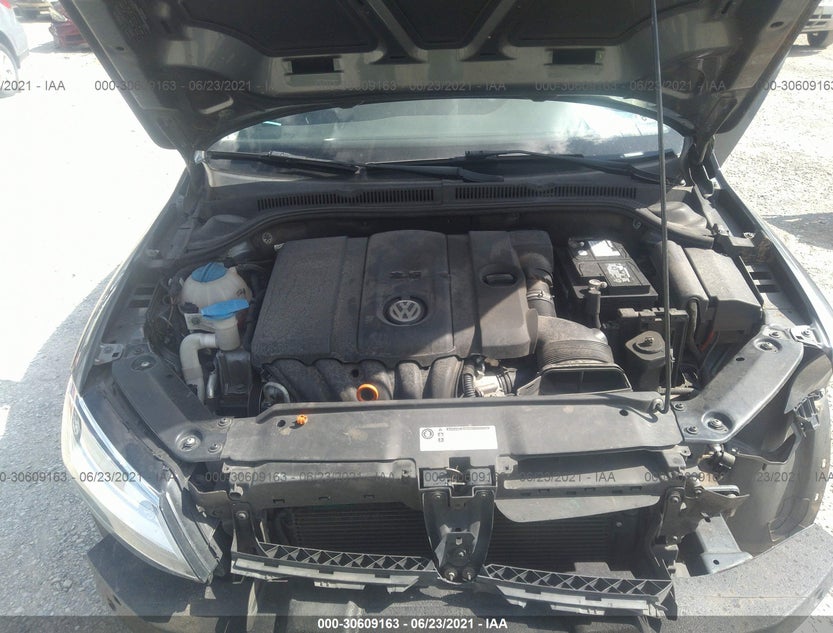 3VWDX7AJ8BM370686
