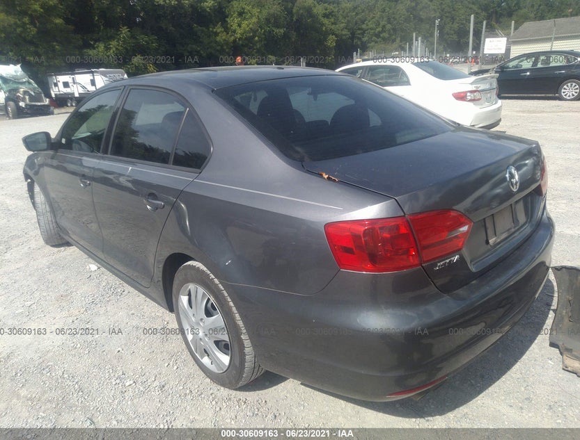 3VWDX7AJ8BM370686