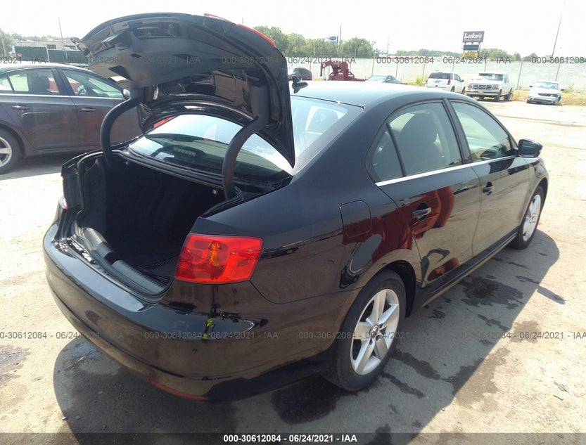 3VWLL7AJ1EM230037