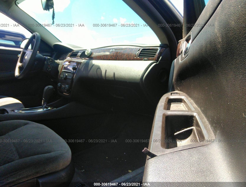 2G1WB5E37F1104558