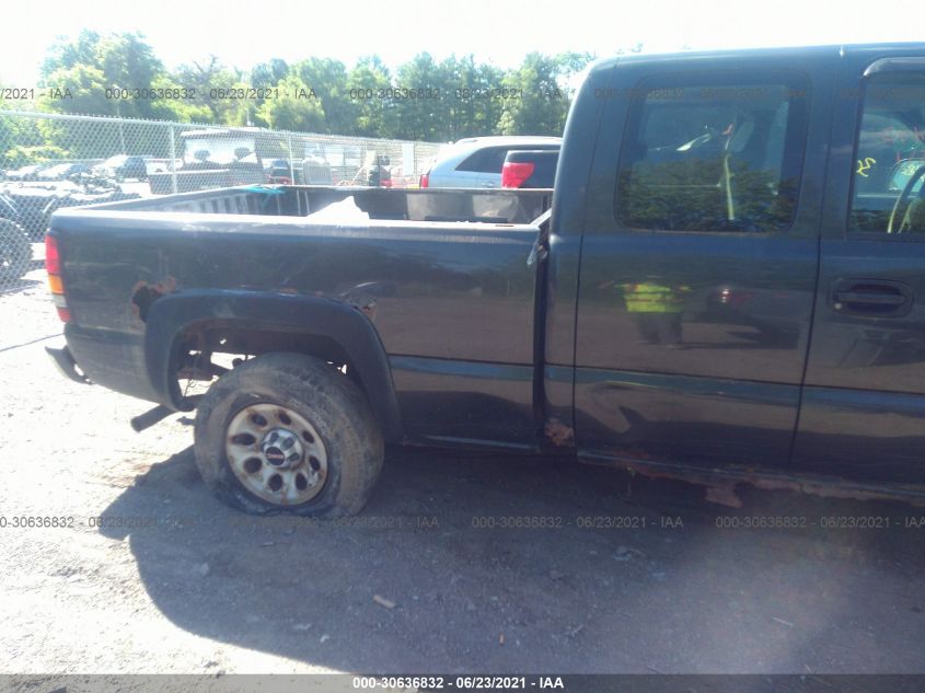 2005 GMC Sierra 1500 Work Truck VIN: 2GTEK19V651339832 Lot: 30636832